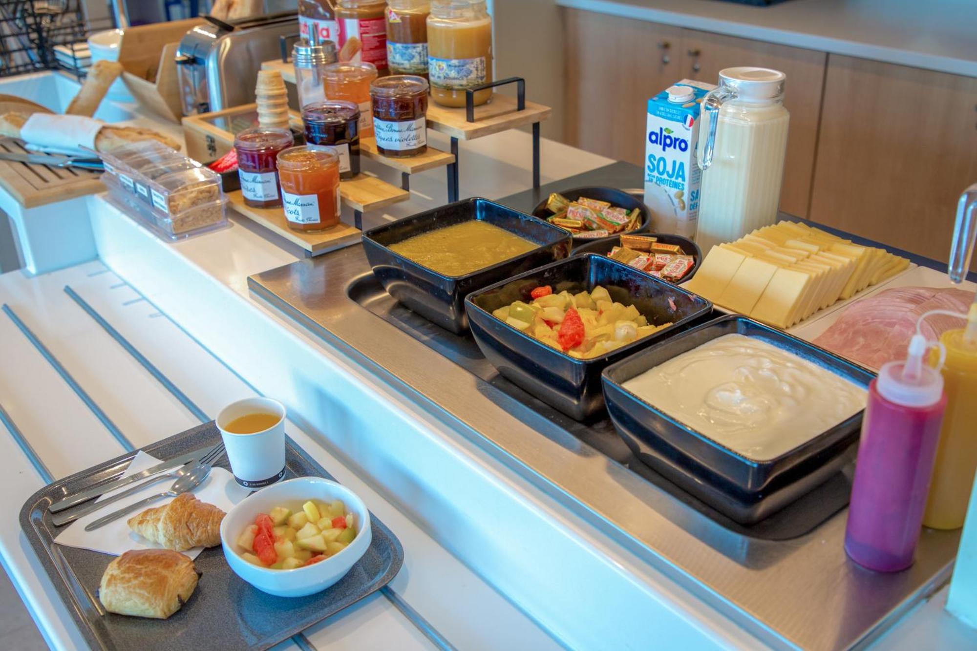 Ibis Budget Saint-Maximin Экстерьер фото