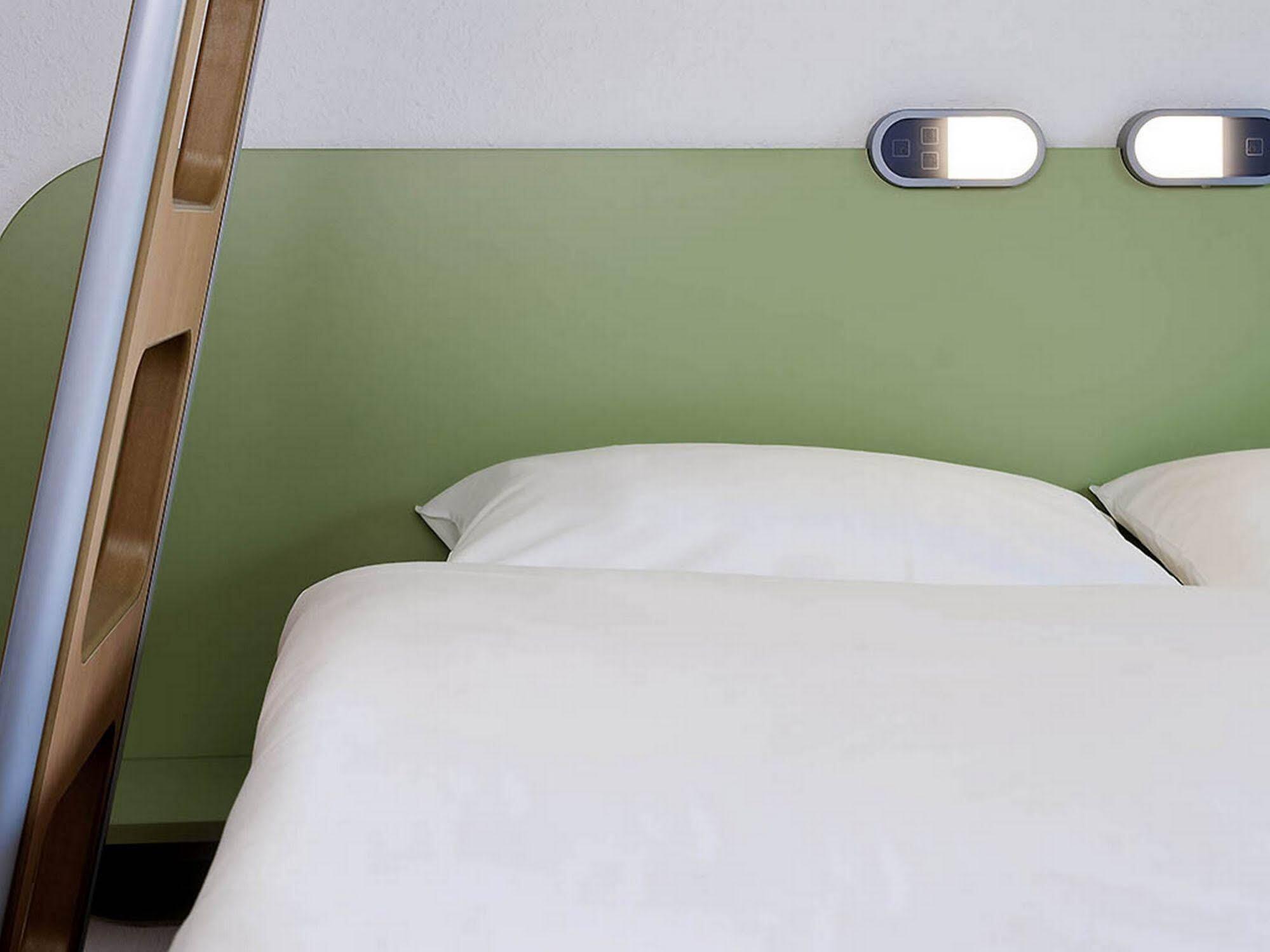 Ibis Budget Saint-Maximin Экстерьер фото