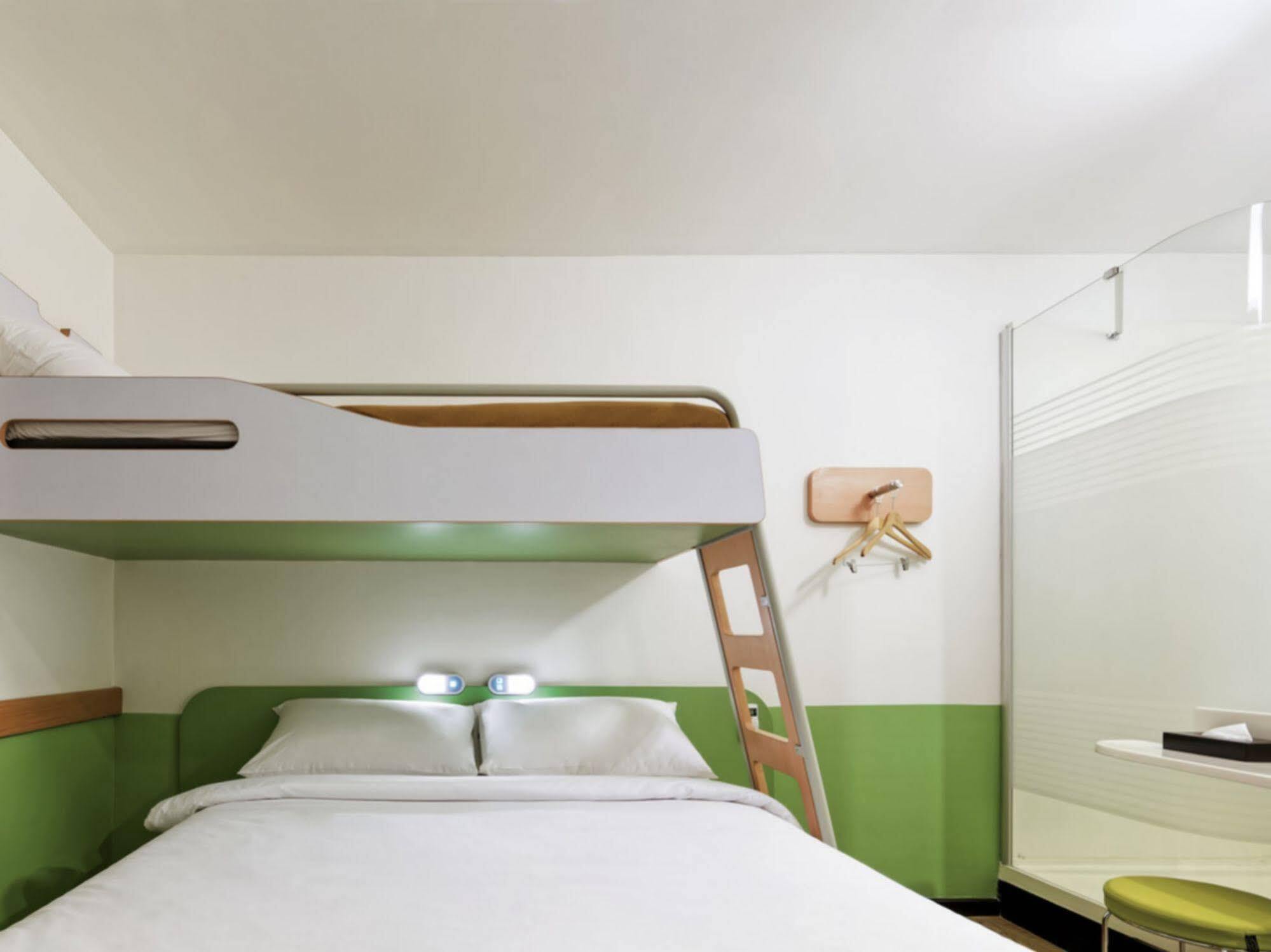 Ibis Budget Saint-Maximin Экстерьер фото