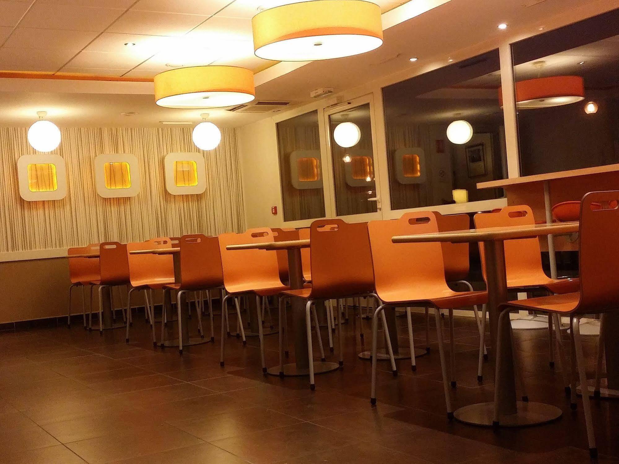 Ibis Budget Saint-Maximin Экстерьер фото